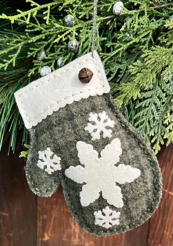 NG-172J Wool Mitten Ornament - Snowflake