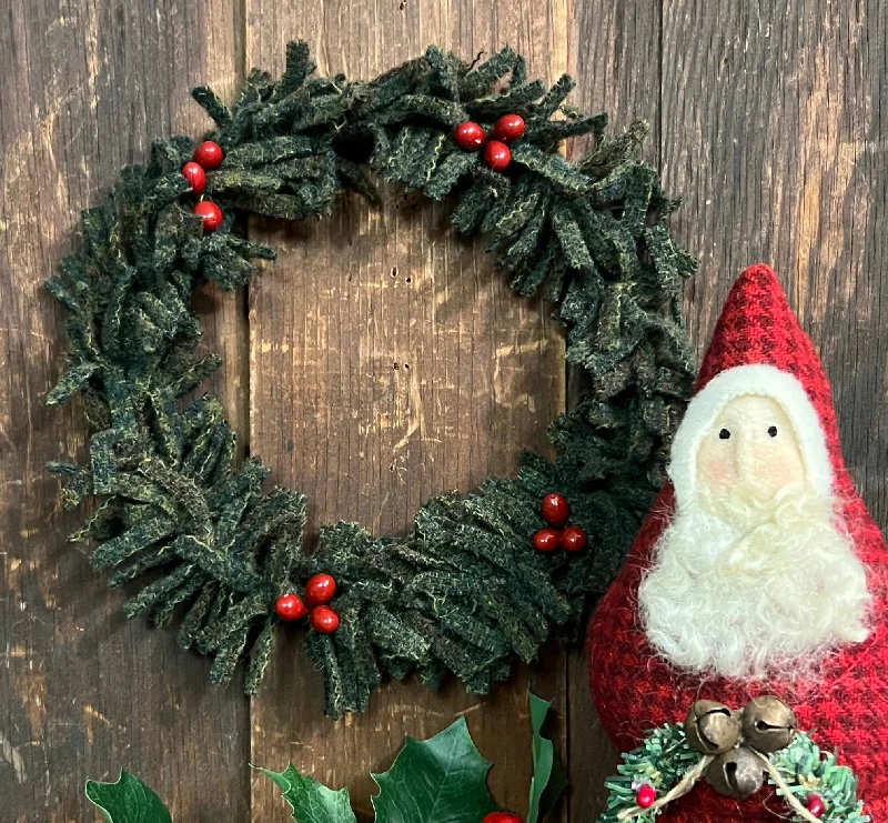 PB-SW Hand-made Small Wool Holiday Wreath