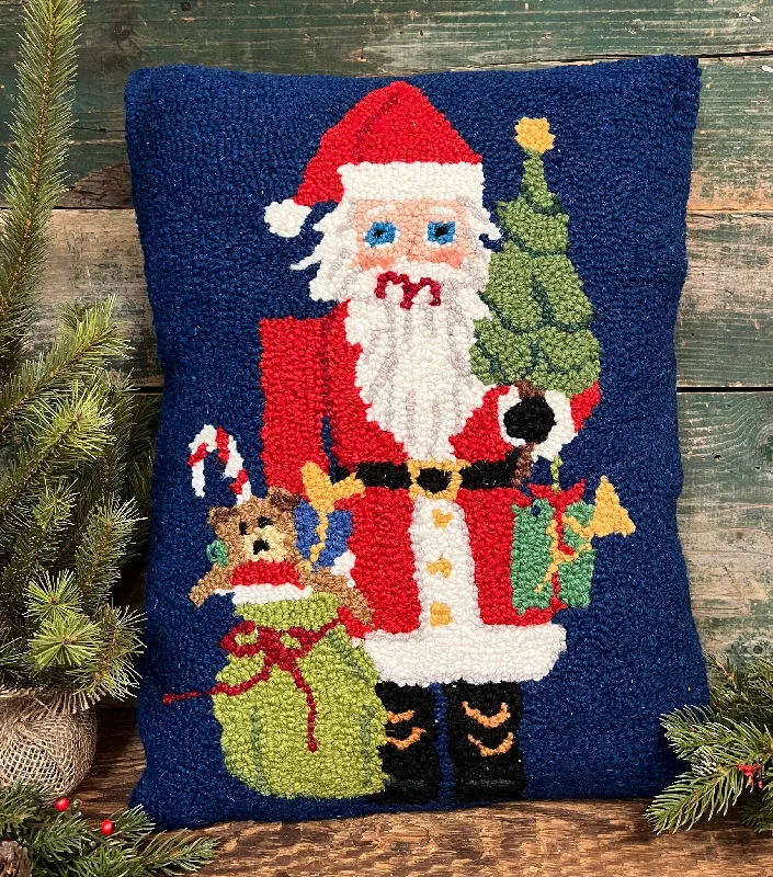 PH-061 Christmas Nutcracker Hooked Pillow