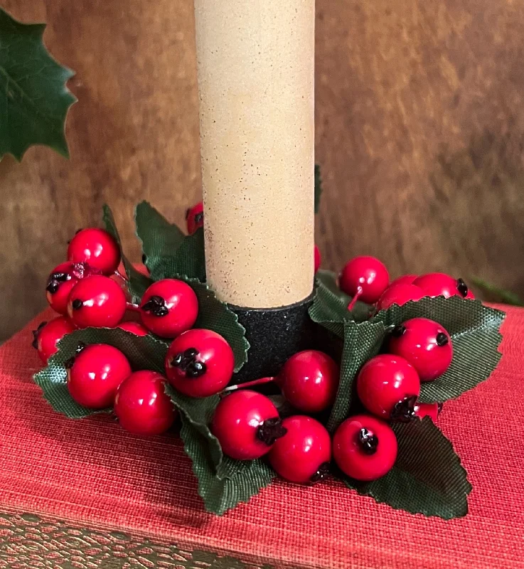 WI-12 Red Berry Candle Ring