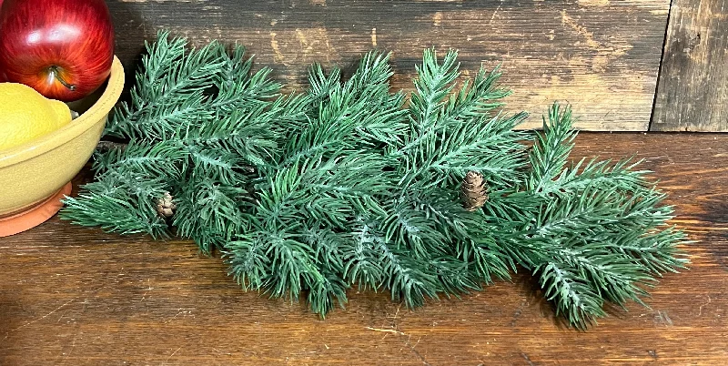 WI-17 Faux Pine & Pinecone Pick