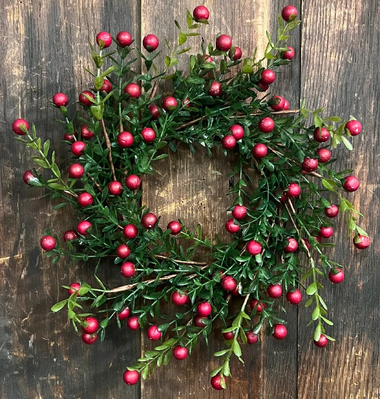 WI-18 Faux Boxwood & Berry Wreath