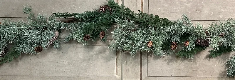 WI-24 Faux Pine & Pinecones Garland