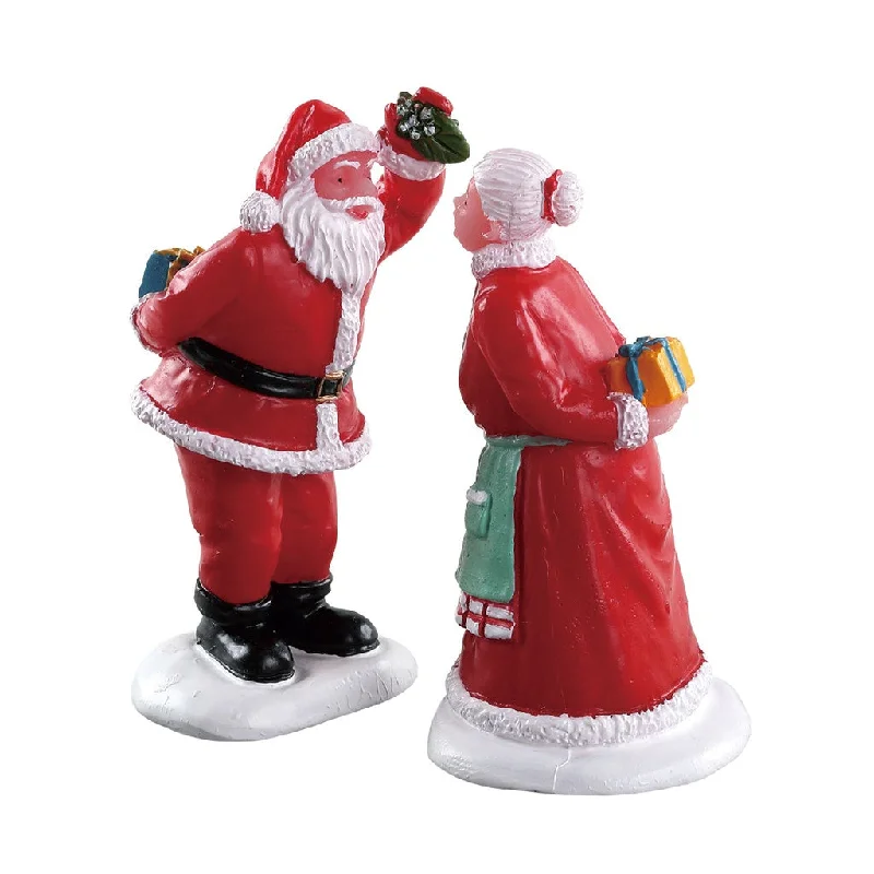 Lemax Santa's Wonderland Figurine: Under the Mistletoe #72550