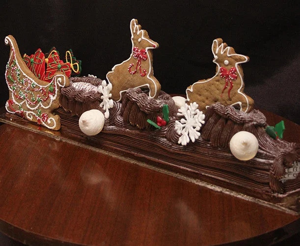 CH-054 Yule Log Large Santa Sleigh (Serves 20-25)